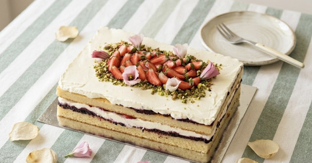 Strawberry and pistachio sheet cake